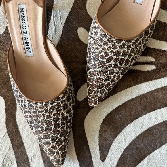 Vintage Manolo Blhanik heels - Picture 4 of 8